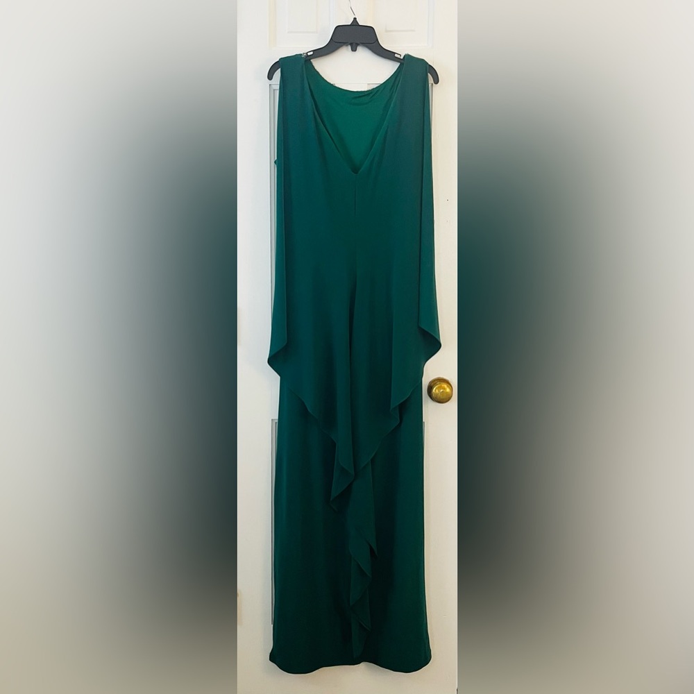 SCARLETT Elegant MattexJersey Dark Green Formal Gown With Back Overlay. Size: 16 - Picture 3 of 12